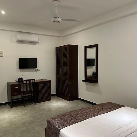ホテル Cocos Polhena マータラ エクステリア 写真